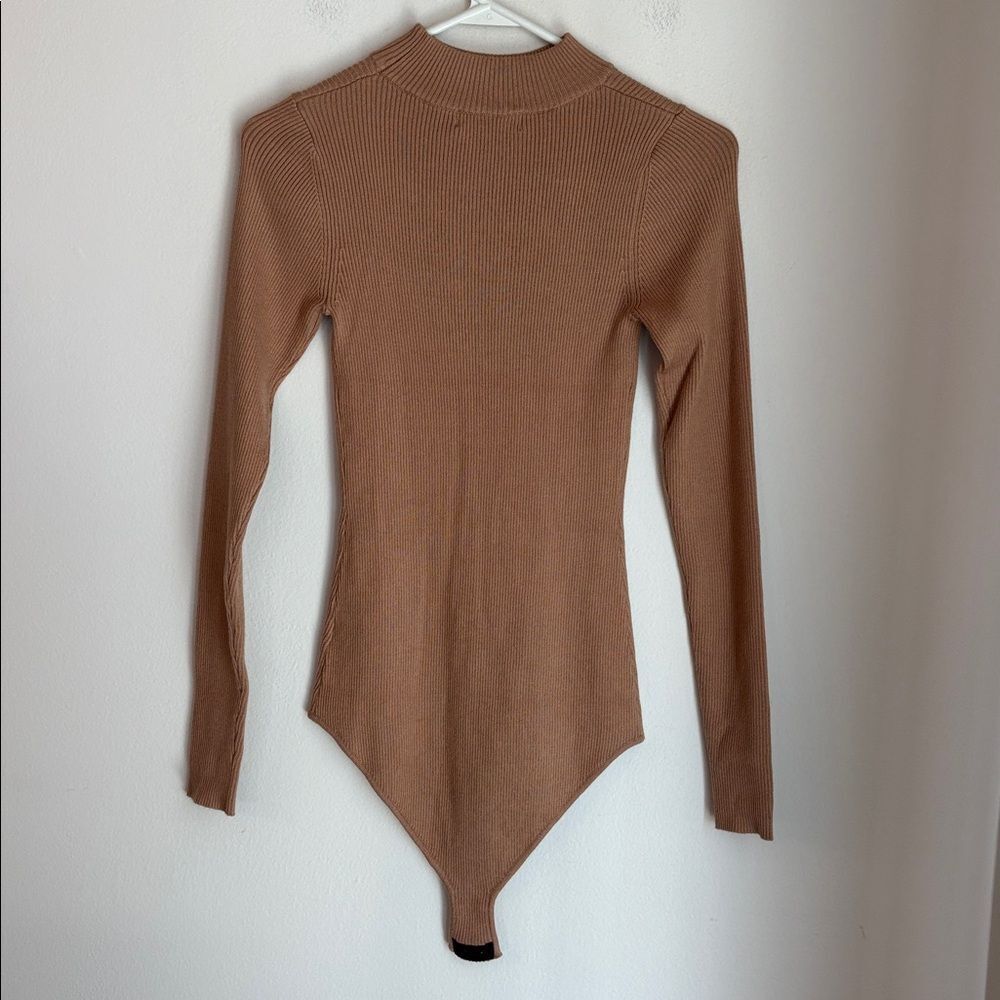 Lulu's ribbed knit cutout Camel Long Sleeve Bodysuit Women’s small NWT mock neck - Picture 13 of 16